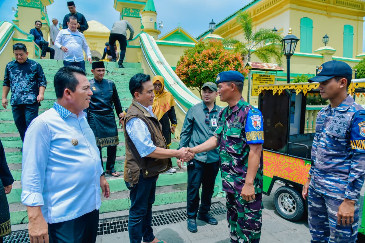 Menko Hukum dan HAM Yusril Ihza Mahendra Telusuri Jejak Leluhur di Pulau Penyengat