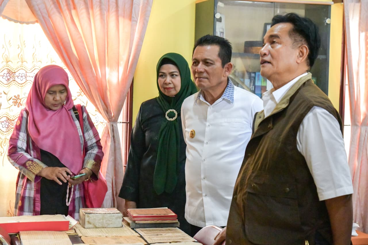 Menko Hukum dan HAM Yusril Ihza Mahendra Telusuri Jejak Leluhur di Pulau Penyengat